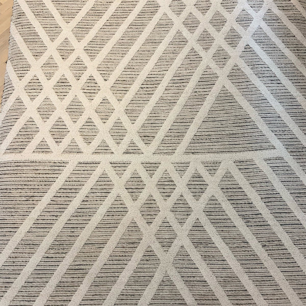 02: Geometrical Rug - Floor Model